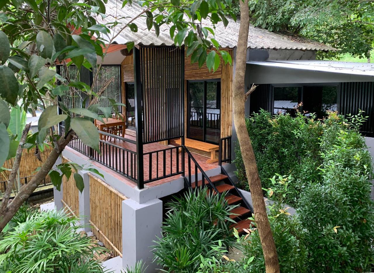 West Coast Beach Resort 帕干岛 外观 照片