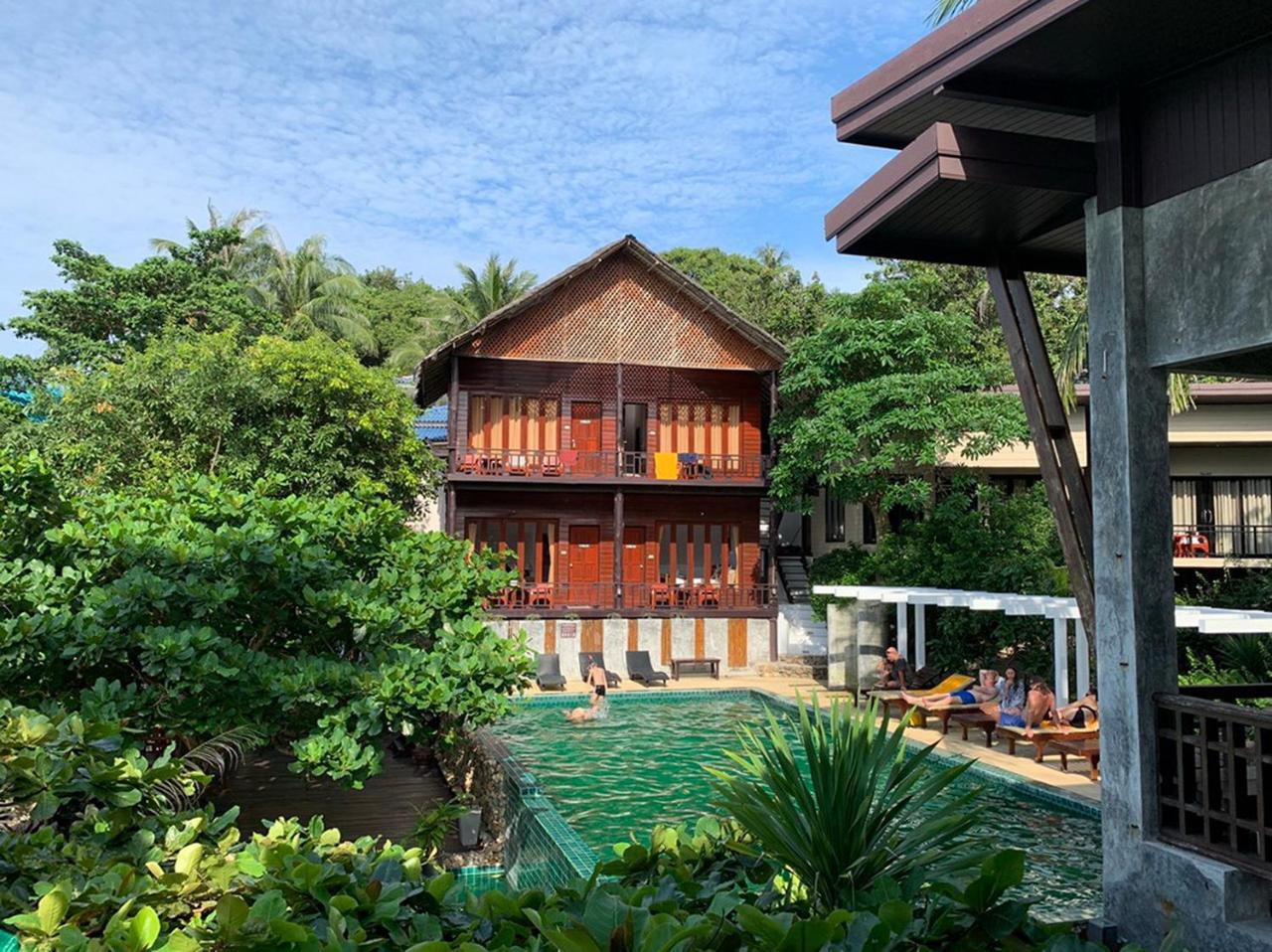 West Coast Beach Resort 帕干岛 外观 照片