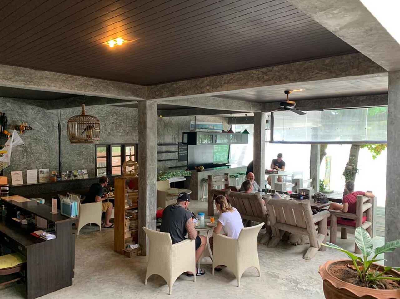 West Coast Beach Resort 帕干岛 外观 照片